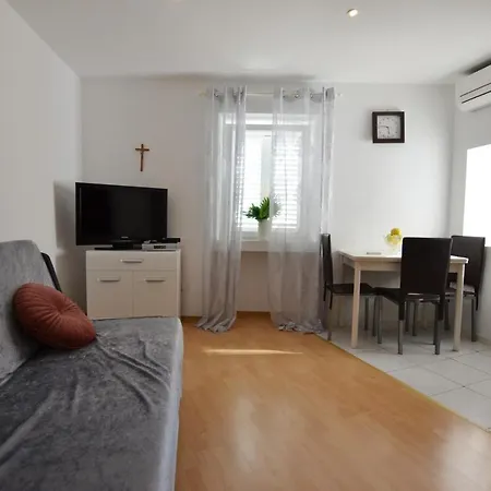 Peter Studio Apartment